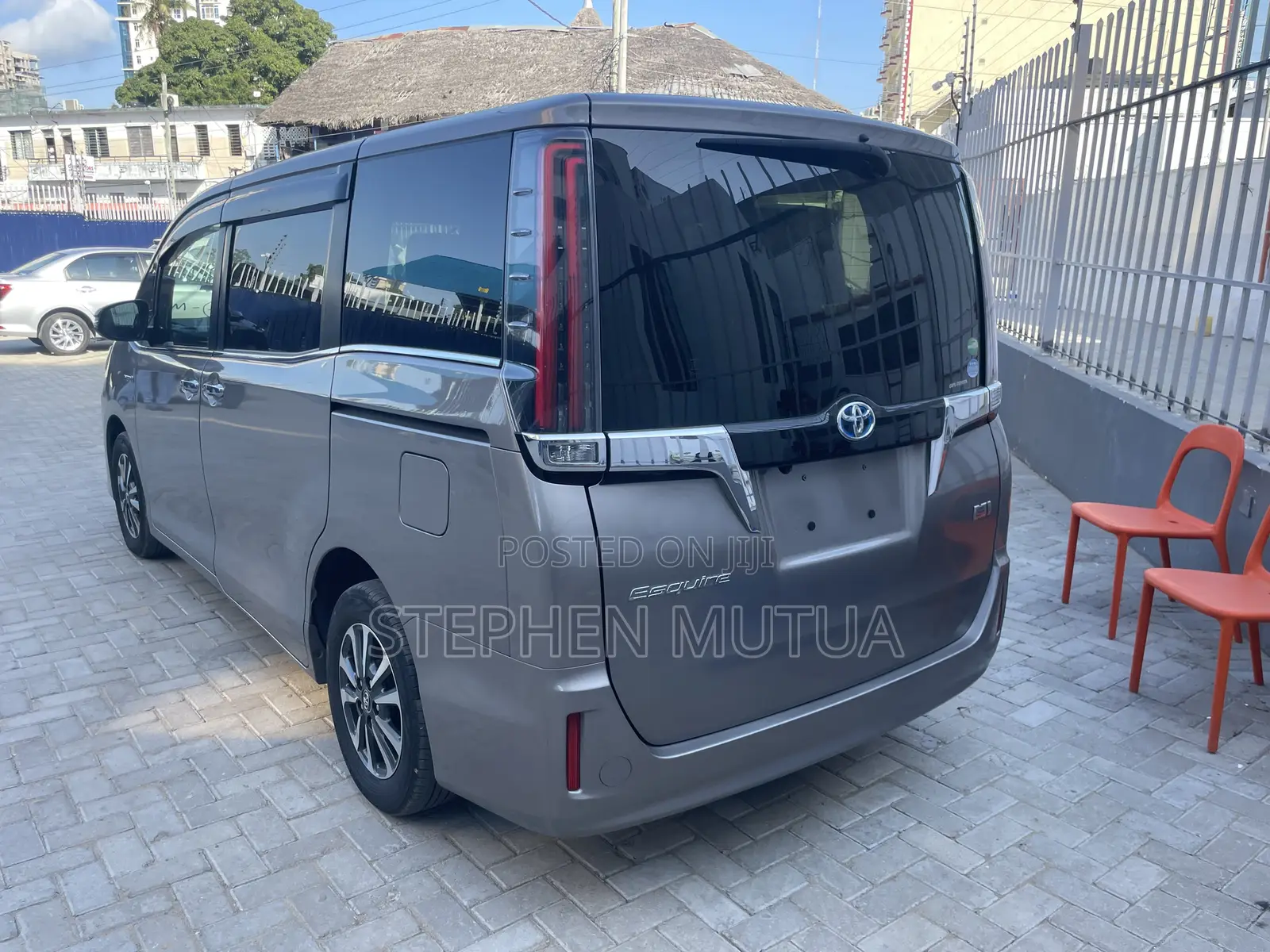 Toyota Esquire 1.8 FWD Hybrid (7 seater) 2019 Gray