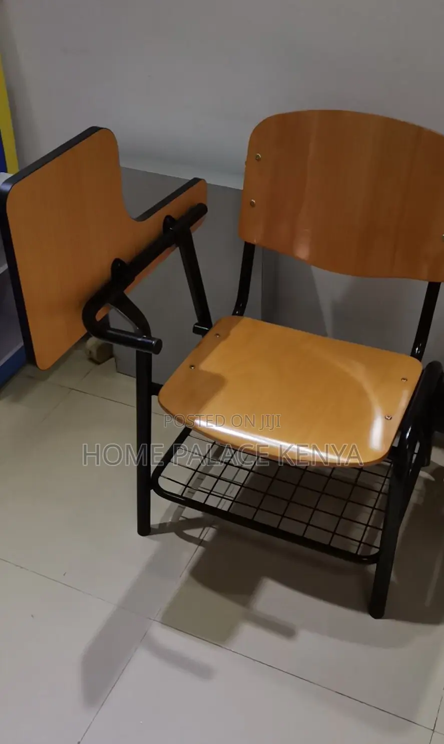 Student Chair: Ergonomic Lecture Hall Training Chair