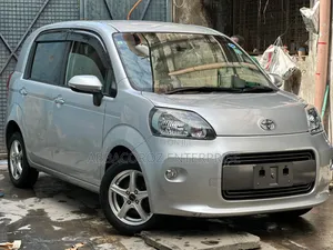 Toyota Porte 2019 Silver