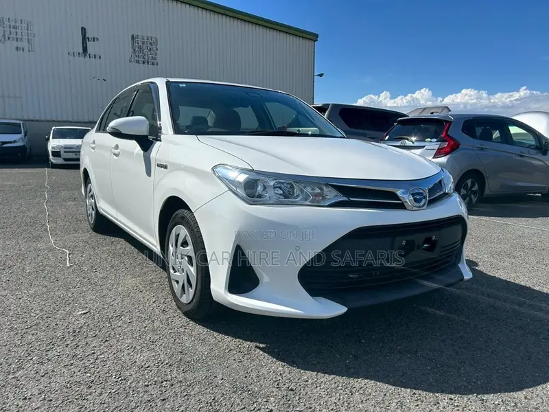 Toyota Axio 1.5 Hybrid 2WD 2020 White