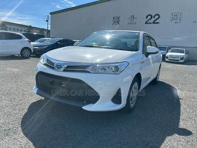 Toyota Axio 1.5 Hybrid 2WD 2020 White