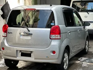Toyota Porte 2019 Silver