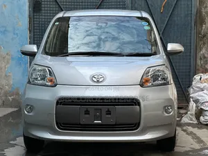 Toyota Porte 2019 Silver