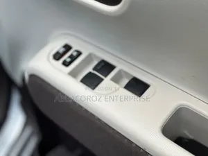 Toyota Porte 2019 Silver