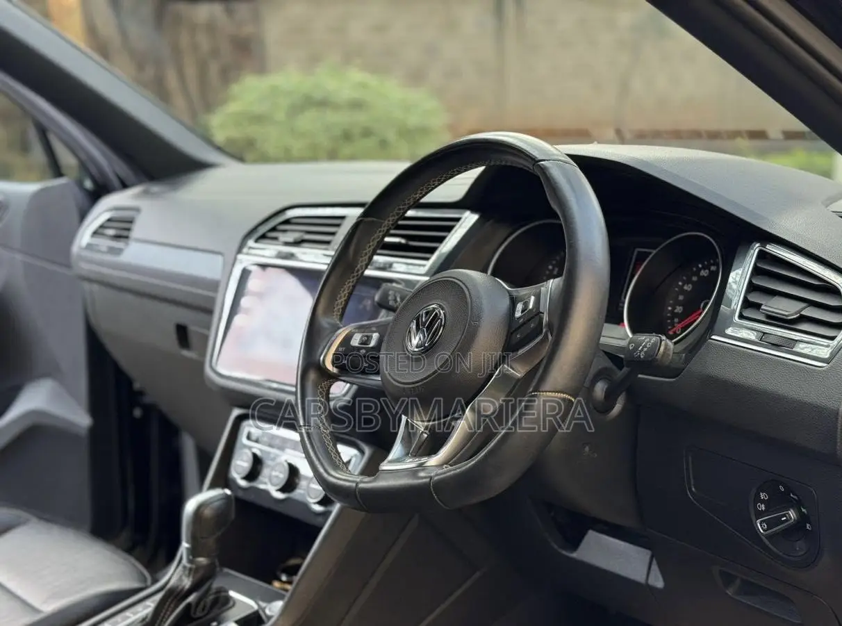 Volkswagen Tiguan 2.0T SE AWD 4MOTION 2019 Black