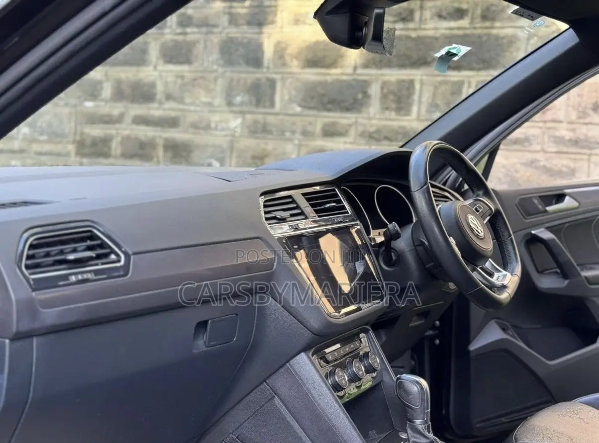 Volkswagen Tiguan 2.0T SE AWD 4MOTION 2019 Black