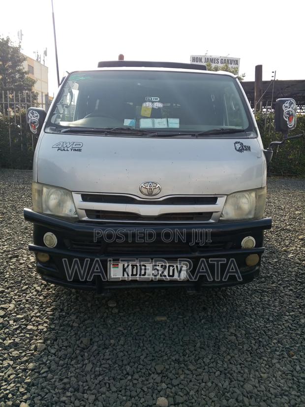 Toyota HiAce 2014 Silver
