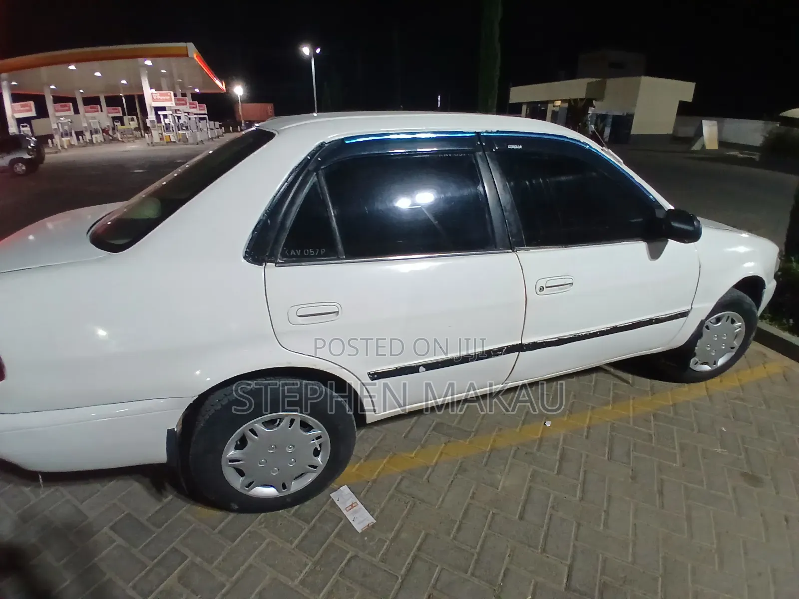 Toyota Corolla 1998 White