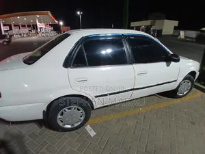 Toyota Corolla 1998 White