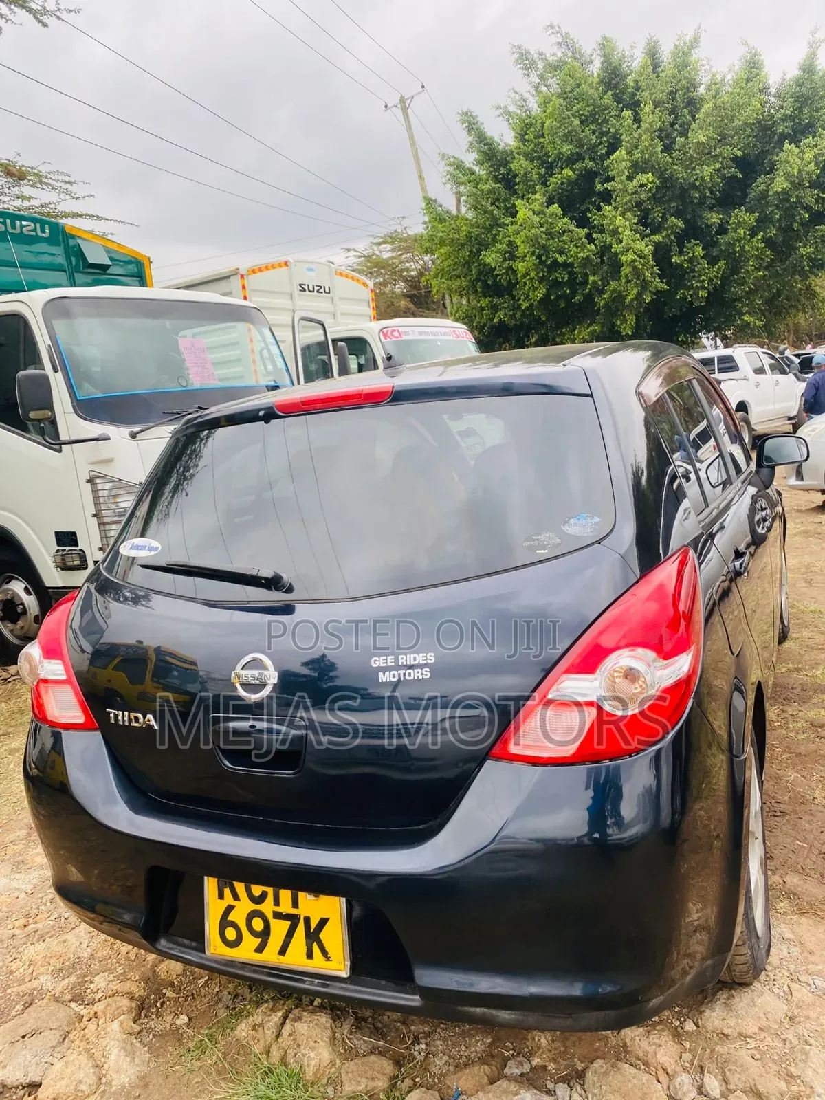 Nissan Tiida 2010 Black