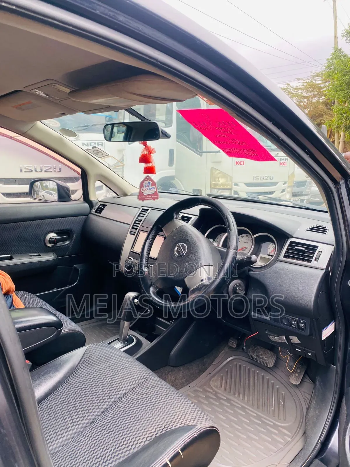 Nissan Tiida 2010 Black
