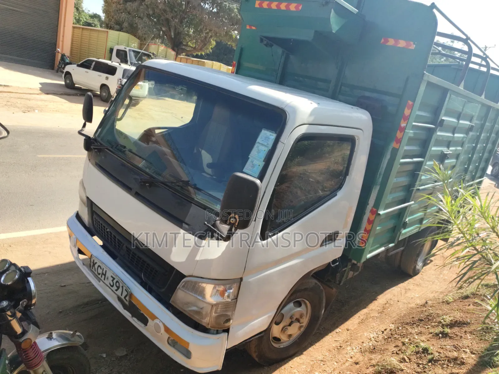 Mitsubishi Canter 2016 White