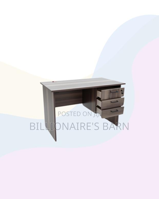 Compact 1m Wooden Desk for Reliable Workday Organisation - thumbnail 2
