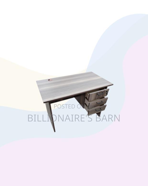 Compact 1m Wooden Desk for Reliable Workday Organisation - thumbnail 3