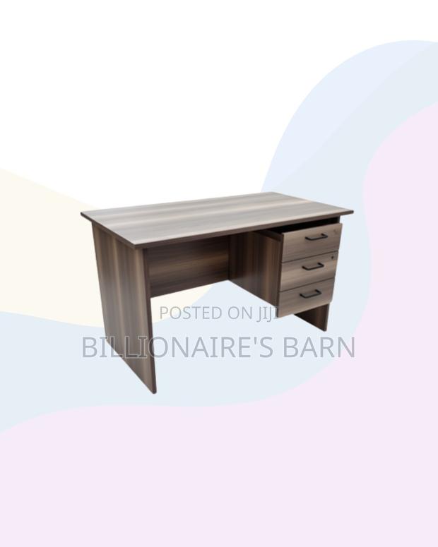 Compact 1m Wooden Desk for Reliable Workday Organisation - thumbnail 4