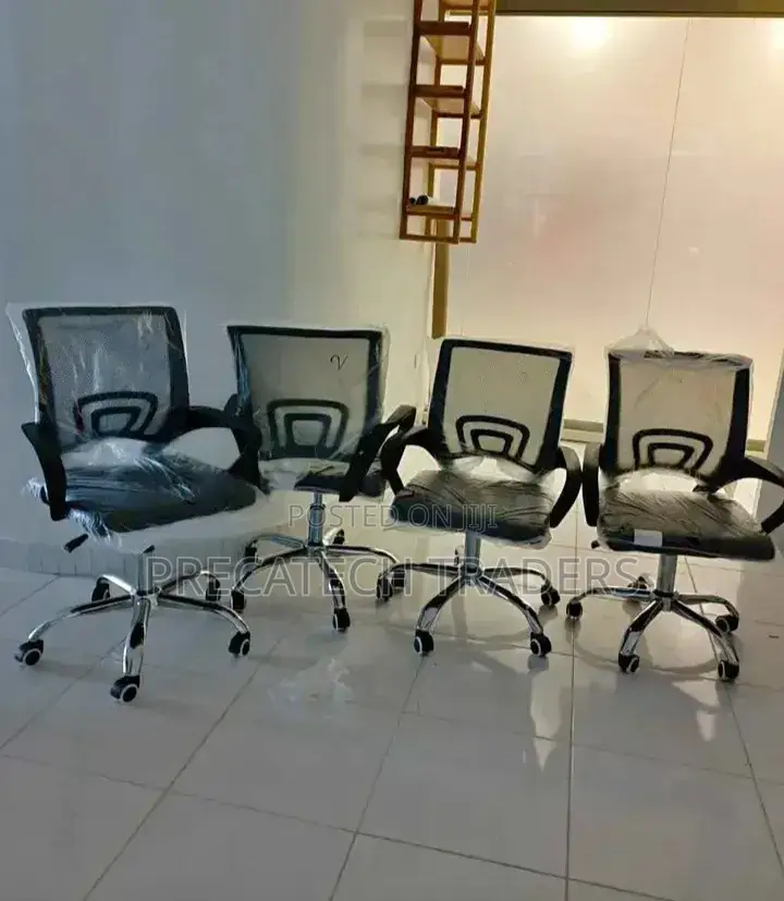 Executive Swivel Office Chair With Mesh Back