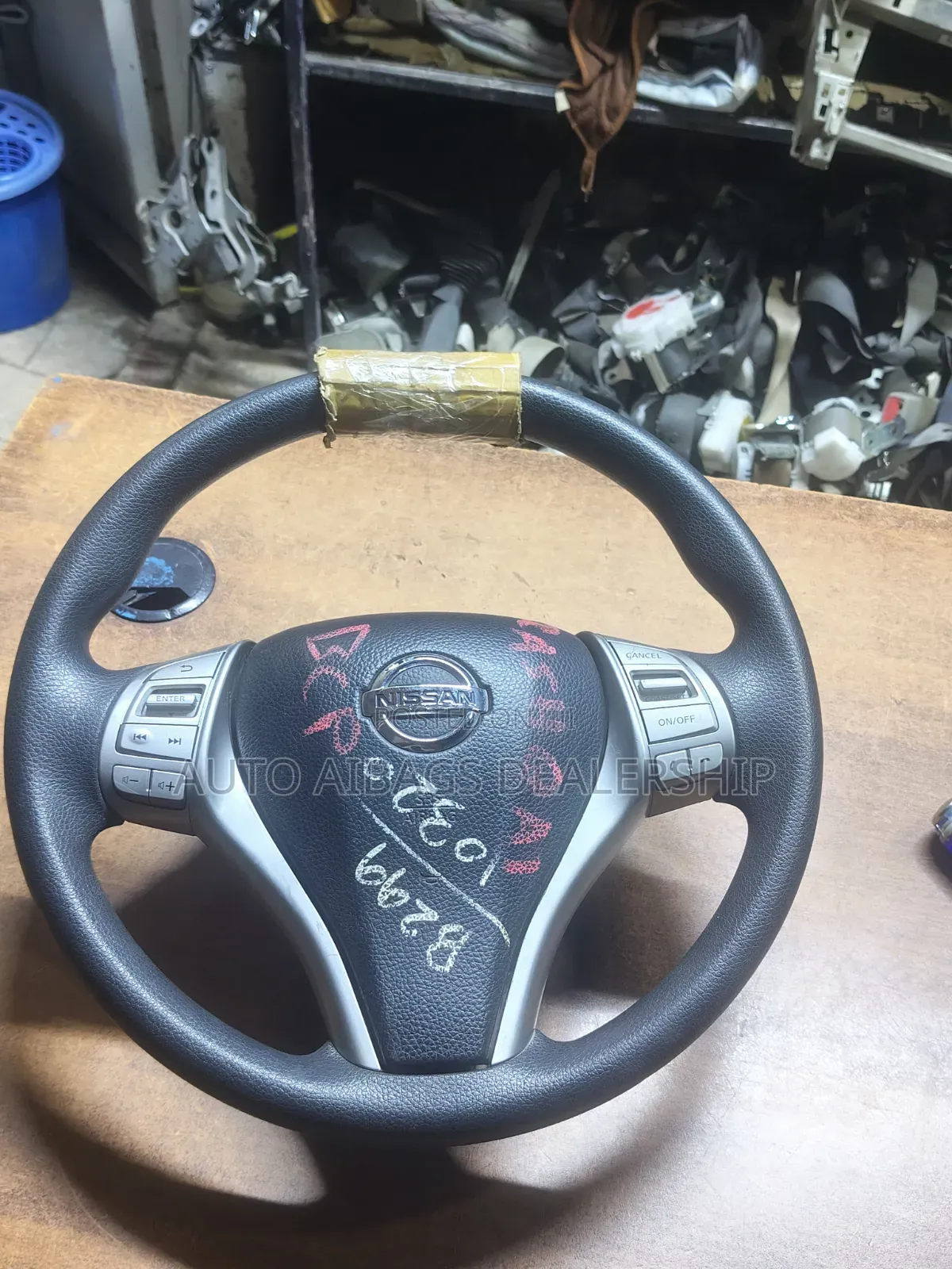 Nissan X-Trail Nt-32 Stearing Wheel With Airbag.