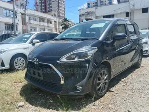 Toyota Sienta 2017 Black