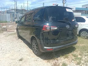 Toyota Sienta 2017 Black