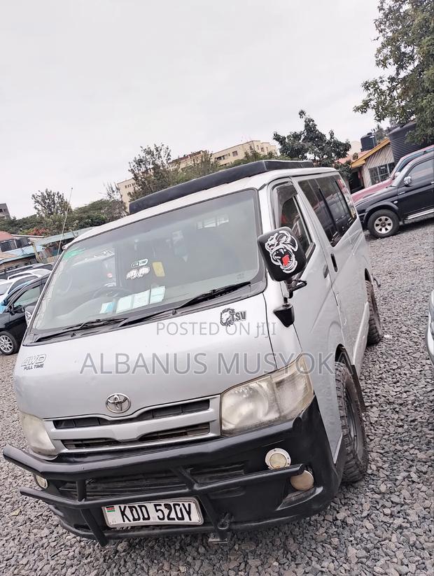Toyota HiAce 2014 Silver - thumbnail 2