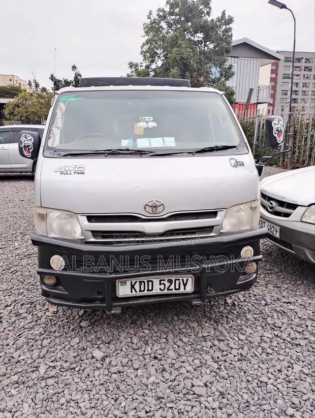 Toyota HiAce 2014 Silver - thumbnail 3