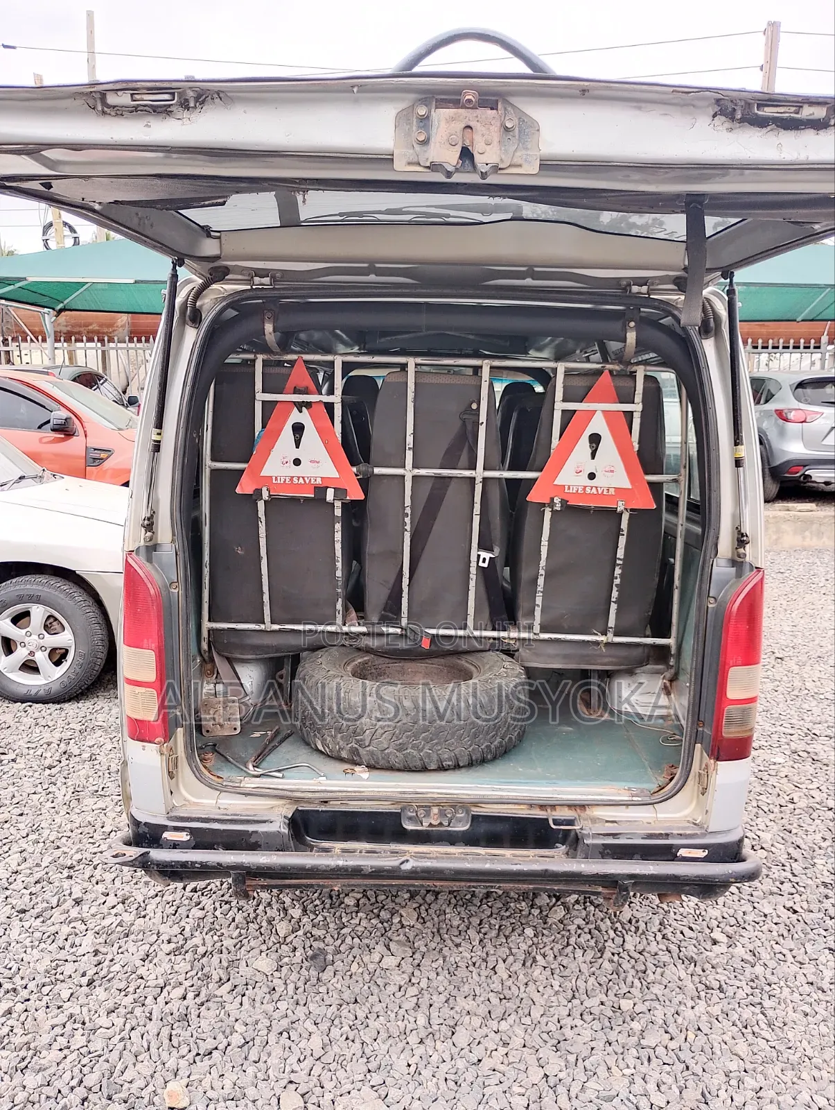 Toyota HiAce 2014 Silver