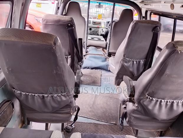 Toyota HiAce 2014 Silver - thumbnail 8