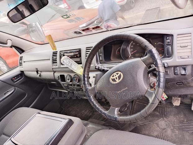 Toyota HiAce 2014 Silver - thumbnail 10