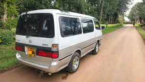 Toyota HiAce 2004 White