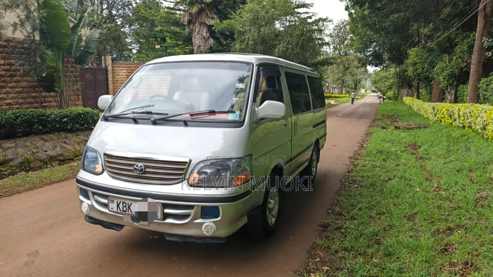 Toyota HiAce 2004 White