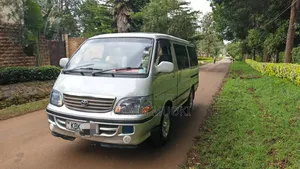 Toyota HiAce 2004 White