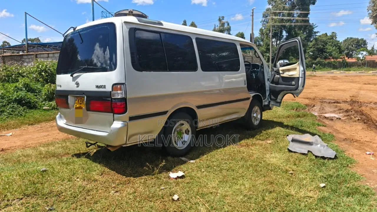 Toyota HiAce 2004 White