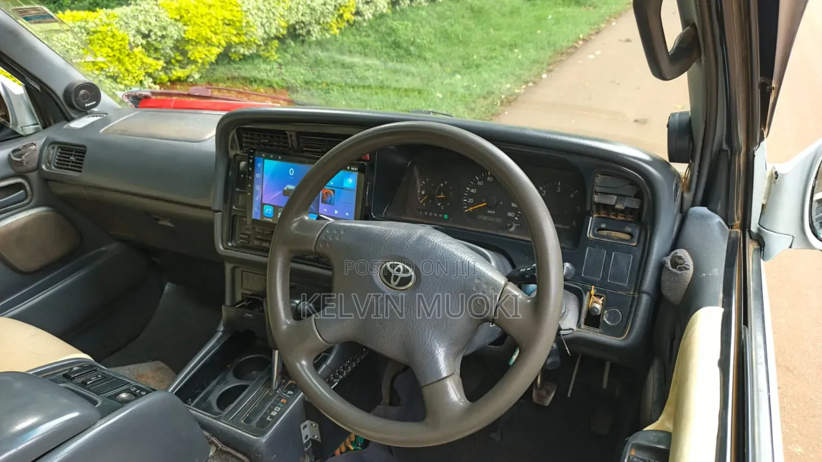 Toyota HiAce 2004 White