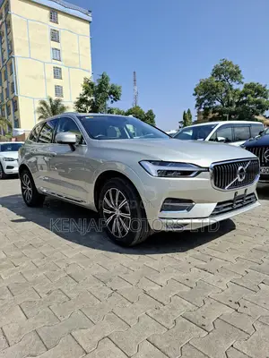Volvo XC60 2019 Gold