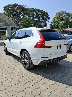 Volvo XC60 2019 White