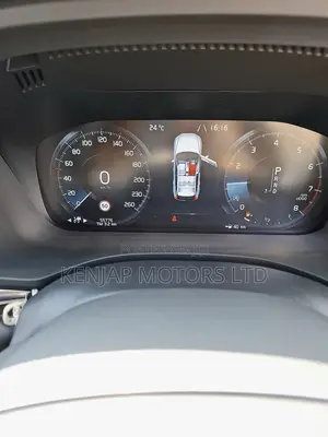 Volvo XC60 2019 White