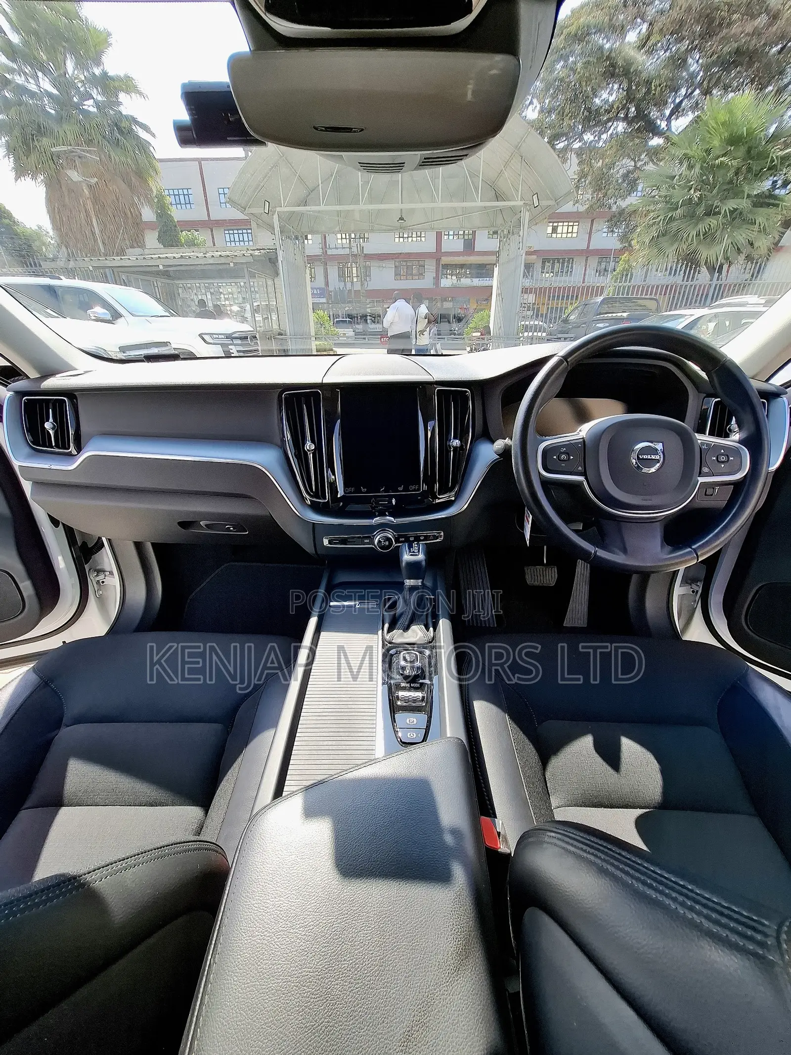 Volvo XC60 2019 White
