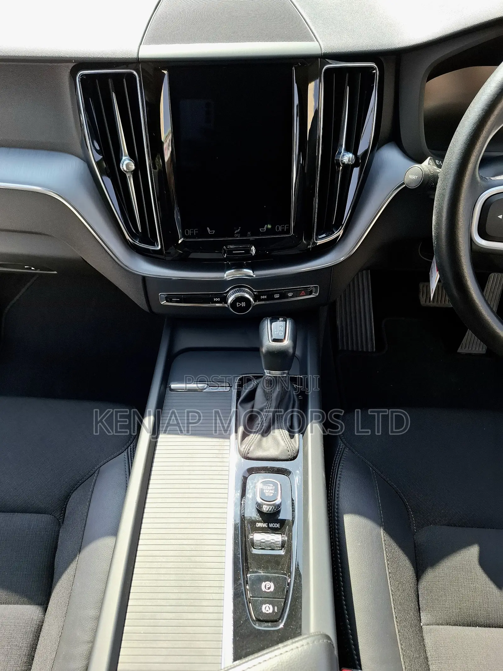 Volvo XC60 2019 White