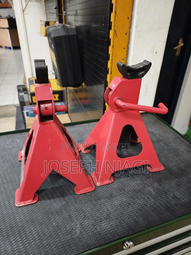 Jack Stands in Stock - main view