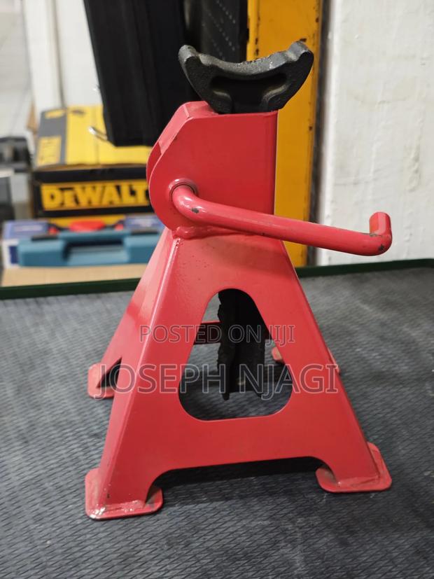 Jack Stands in Stock - thumbnail 3