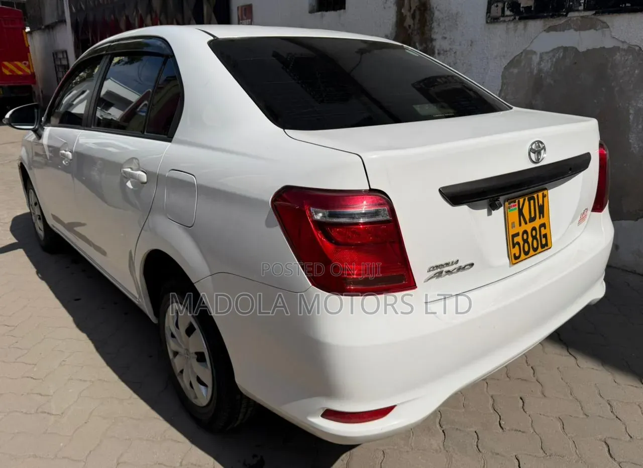 Toyota Axio 2018 White