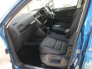 Volkswagen Tiguan 2018 Blue
