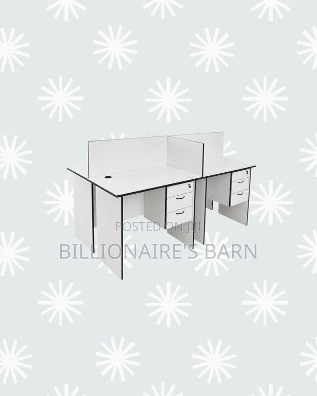 Practical 0.9m 4-Partition Wooden Bullpen Desk for Focused Team Tasks - thumbnail 3