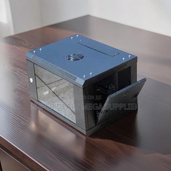 Durable Transparent Glass Door 9u Wall Mount Data Cabinet