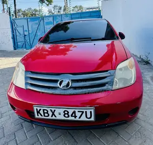 Toyota IST 2005 Burgundy
