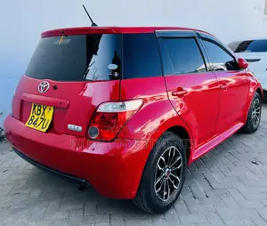 Toyota IST 2005 Burgundy