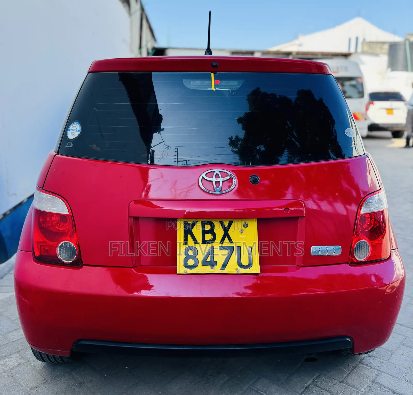 Toyota IST 2005 Burgundy