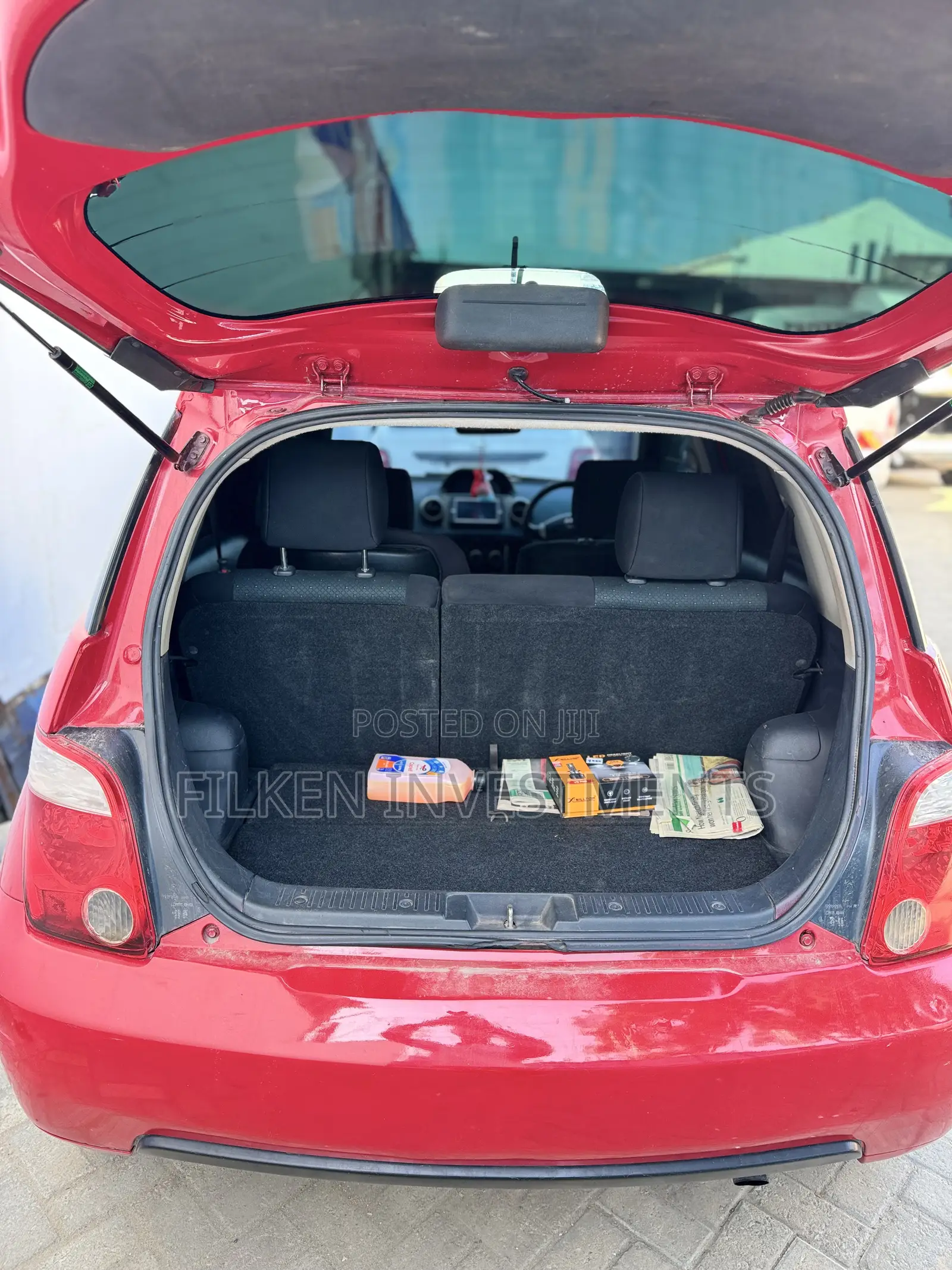 Toyota IST 2005 Burgundy