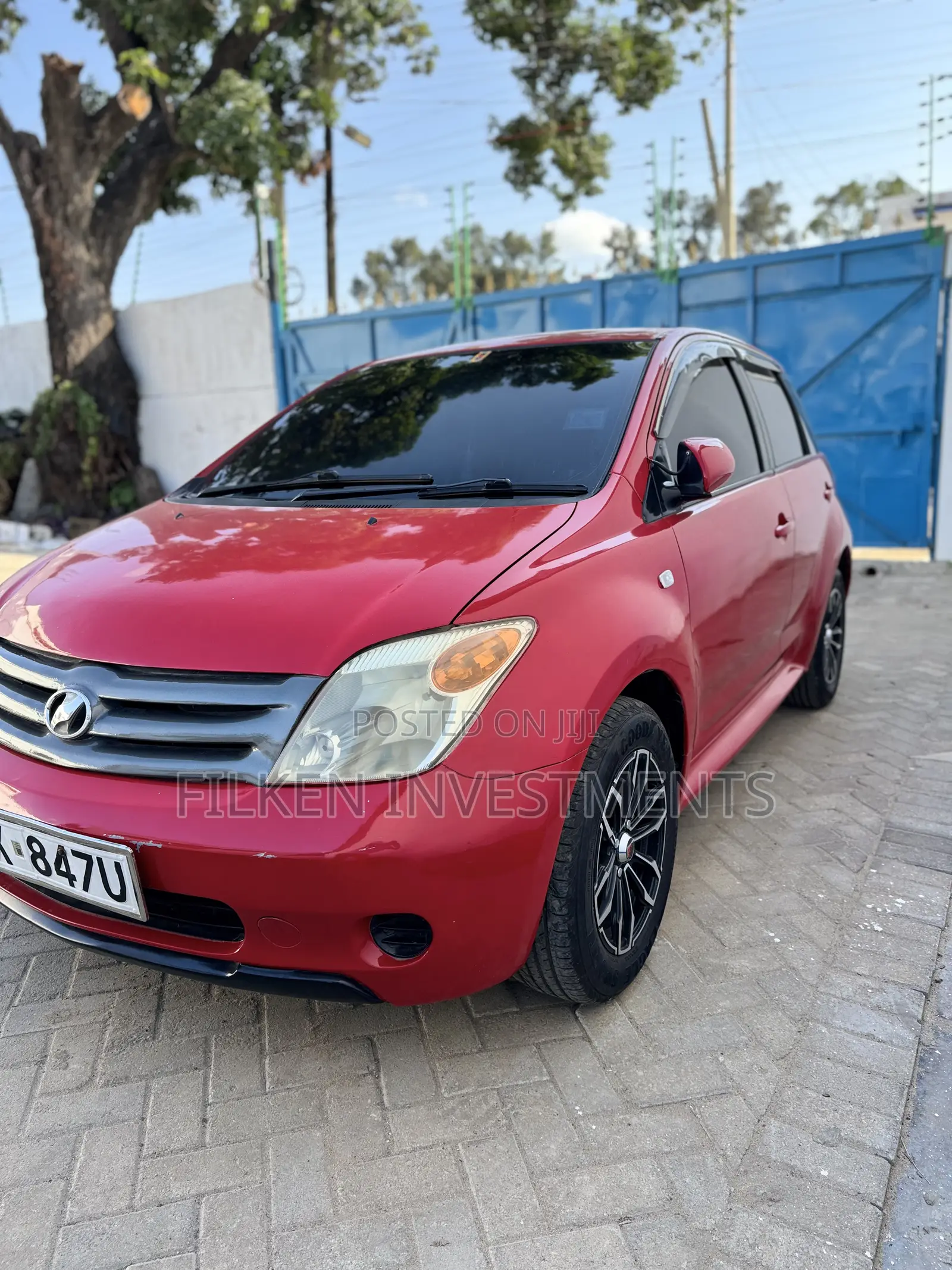 Toyota IST 2005 Burgundy