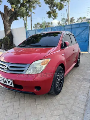 Toyota IST 2005 Burgundy